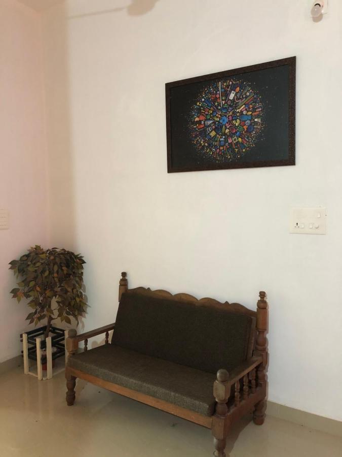Candlehut Homestay Nīleshwar エクステリア 写真